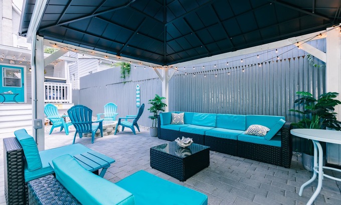 Asbury Park Maison | 3-BR house walk to beach, shopping, bars, NYC train. 6-beach passes & 4-bikes.