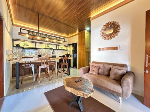 Klaten Maison | 3 BR Java House ONLY 5 mins to Prambanan Temple