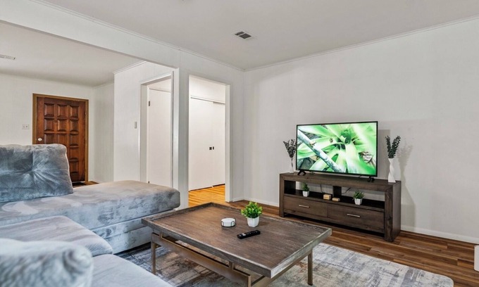 Conway Maison | 3 BR Spacious and Stylish Home