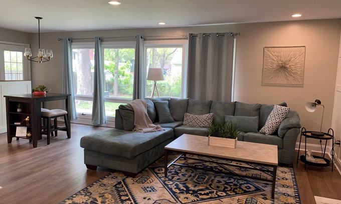 Springfield Maison | 3 BR, w/garage &1BR set up as home office w/printer