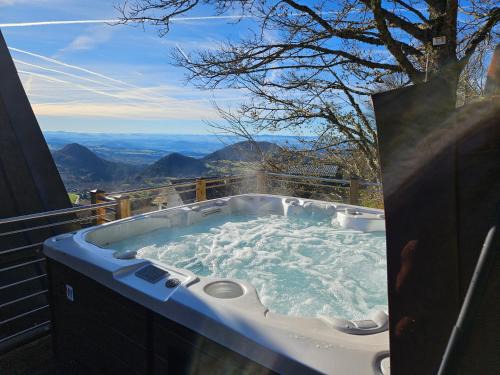 Queyrieres Chalet De Ski | 3 Chalets avec vue imprenable et SPA