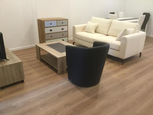 Clermont-Ferrand Appartement | 3 chambres en lit double, 6 personnes, dans appartement entièrement rénové, 70 m2 , WIFI,Climatisation, très calme , tout équipé,lit bébé