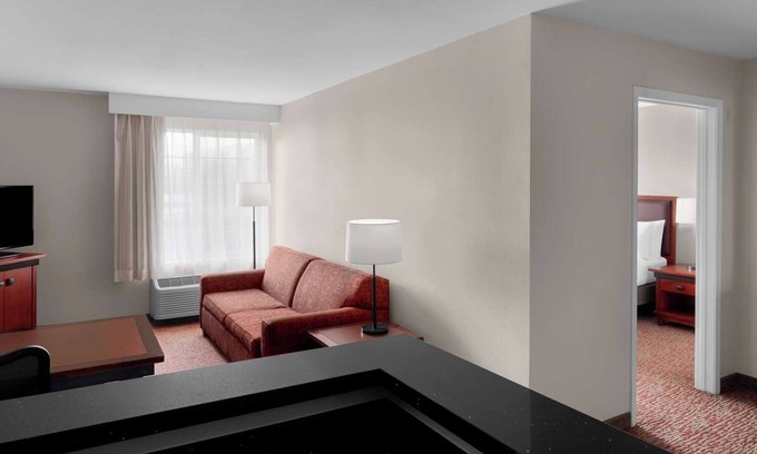 Snail Hôtel | 3 Executive Suites | 1 Bed Each | Sunnyvale Location
