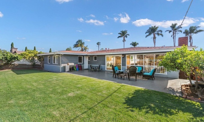 National City Maison | 3 Living Rooms 5BR/4B w/ Yard!
