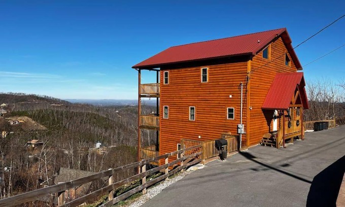 Chalet Village North Maison | * 3 Master BR, Views, Theater, Arcade, Pinball