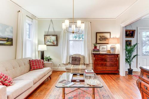 Summerville Maison | 3 Mi to Augusta National Historic Home with Patio