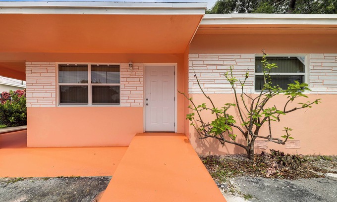 Dania Beach Appartement | 3 Mi to Dania Beach Pier: Convenient Apartment!