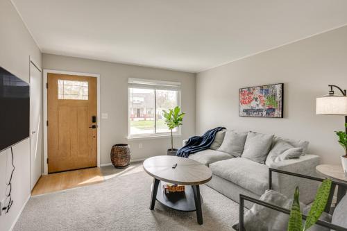 Hazel Park Maison | 3 Mi to Dtwn Royal Oak Getaway with Fenced Yard!