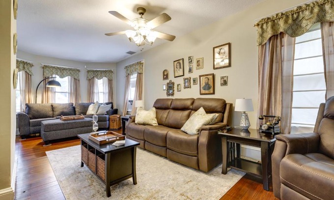Springfield Maison | 3 Mi to Dtwn Springfield Home with Deck!