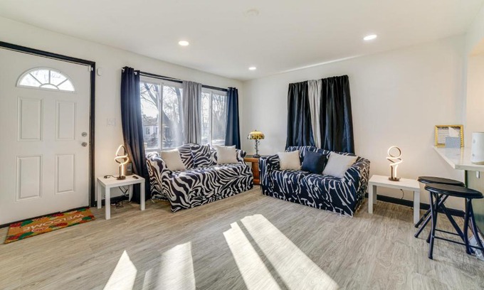 Gary Maison | 3 Mi to Hard Rock Casino Charming Home in Gary!