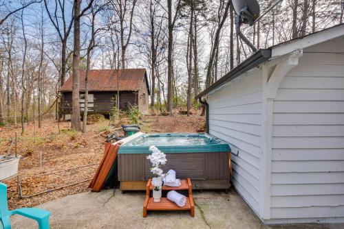 Marietta Maison | 3 Mi to Marietta Square Hot Tub Haven with 2 Patios