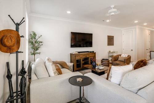 Oxford Maison | 3 Mi to Ole Miss, New Build Inviting Townhome!