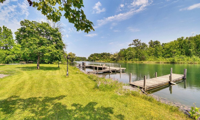 Waterloo Appartement | 3 Mi to Seneca Lake: Couple's Apt w/River Access