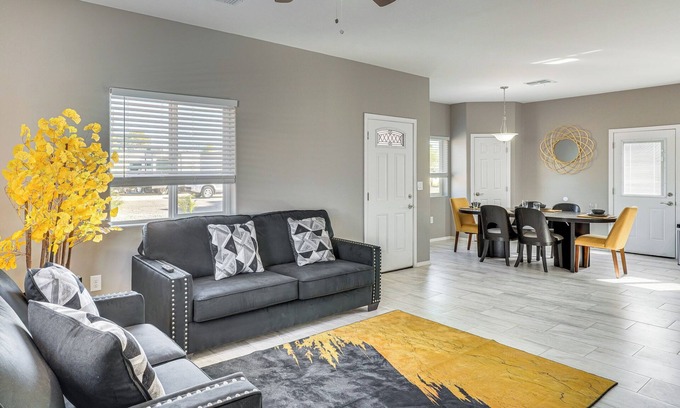 Flowing Well Neighborhood Maison | 3 Mi to Tucson Mall: Home w/ Large Outdoor Space!