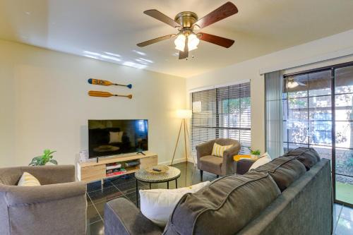 Gainesville Maison | 3 Mi to UF Townhome with Patio in Gainesville!