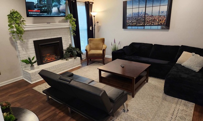 Tallahassee Appartement | Midtown Near John Knox-Luxe Beds-Walk to Lake Ella