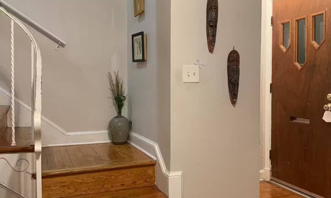 Southeast Maison | Cozy 2BR, 1BR Home - 2.5 miles to Capitol Building