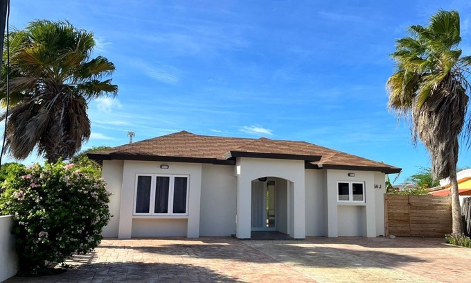 Washington Maison | 3 Min from Palm beach