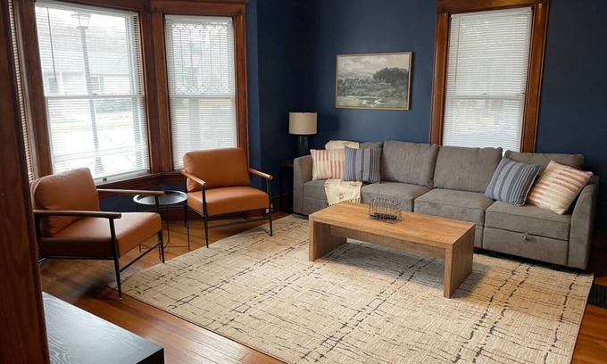 Utica Maison | 3 min to Starved Rock and 1 block from downtown.