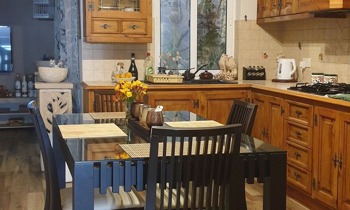 Luqa Appartement | 3 min to the beach, sunrise sunset,nice to walk on the cost , very good for swim