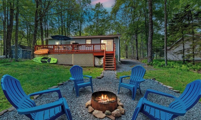 Pocono Lake Cabine | 3 min walk to beach, TV, AC, Firepit, Wi-Fi