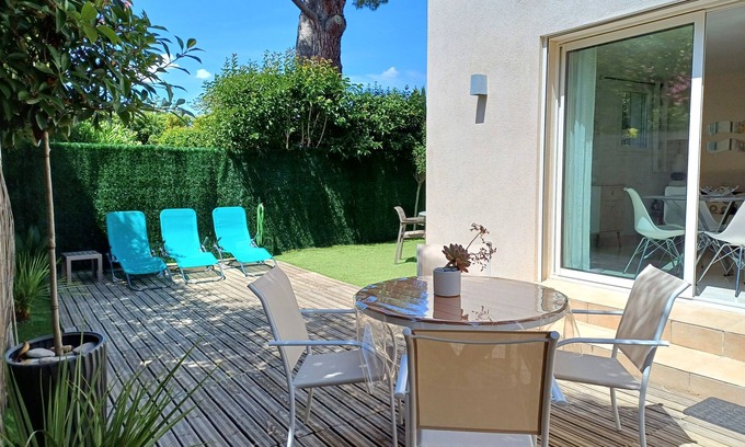 Saint-Cyr-sur-Mer Appartement | 3 minutes walk from the sandy beach ... Ideally located, Garden, quiet, Parking
