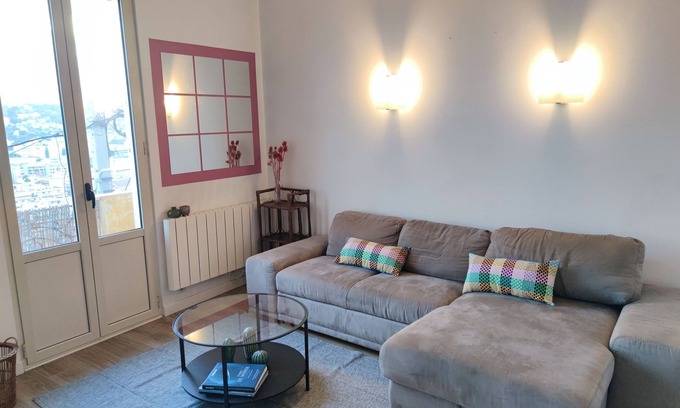 Saint-Roch Appartement | 3 pieces dans maison de ville - box - vue panoramique - jardin