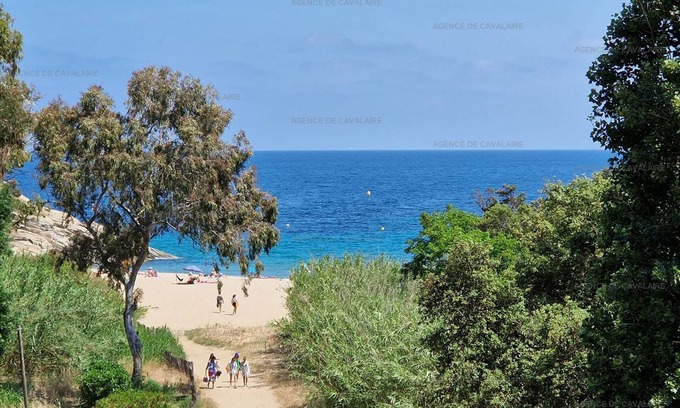 Cavalaire-sur-Mer Appartement | Appartement T3 à Cavalaire-sur-Mer - Terrasse vue mer et parking