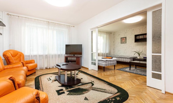 Tatari Appartement | 3 room central apartmend 90m2 parking for one car fifth floor and the building does not have an elevator