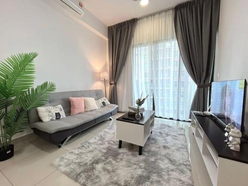 Kuala Lumpur Appartement | 3 Room Cozy Comfy 1-11 pax Old Klang Road 7 min to Midvalley