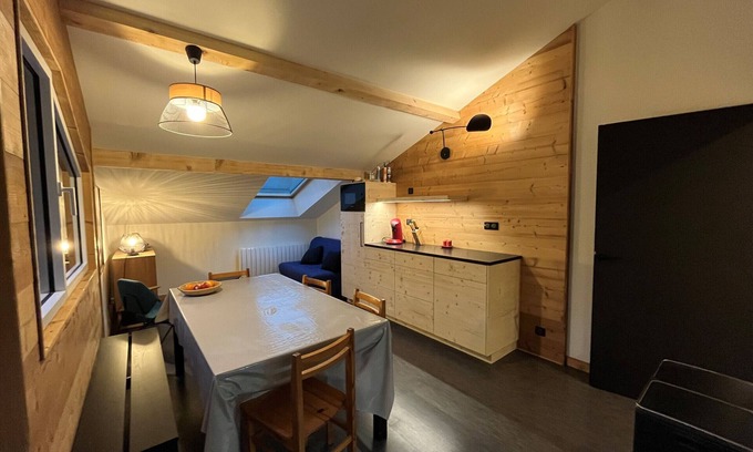 Correncon-en-Vercors Appartement | Duplex 3 pièces au pied des pistes, 6/8 pers, TV, cuisine équipée