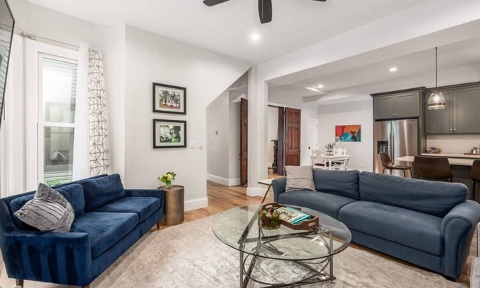 Victorian Village Maison | Big Grey | 3 Suites | 5 Queens | OSU 1/2mi