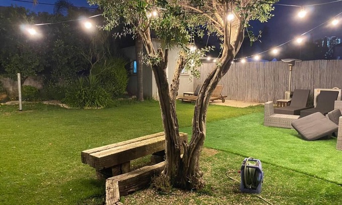Ramat Hasharon Appartement | 3 times larger than a hotel room.Fully Furnished & Free Parking.