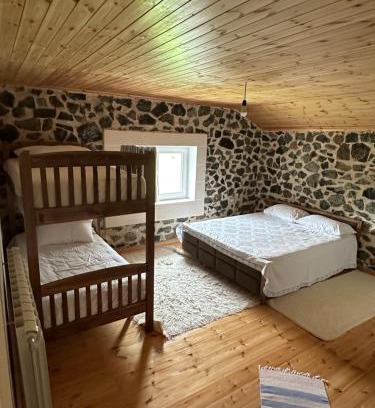 Diber Maison | 3 VELLEZERIT DOCI GUEST HOUSE