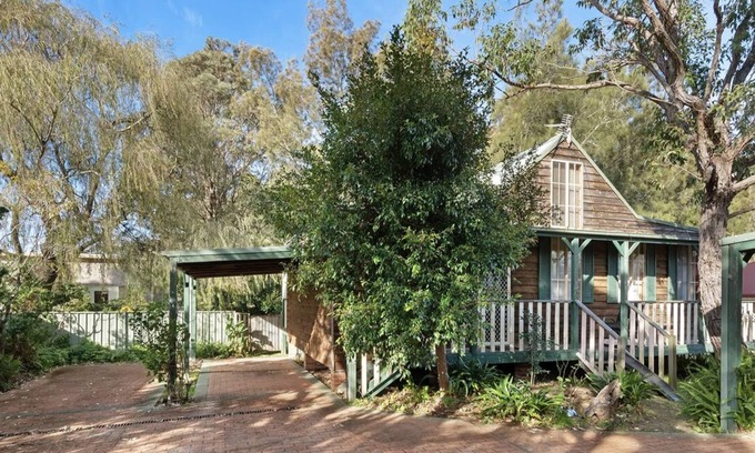 Huskisson Cabine | 3 x 3 Bed Cabin Compound Huskisson, Jervis Bay