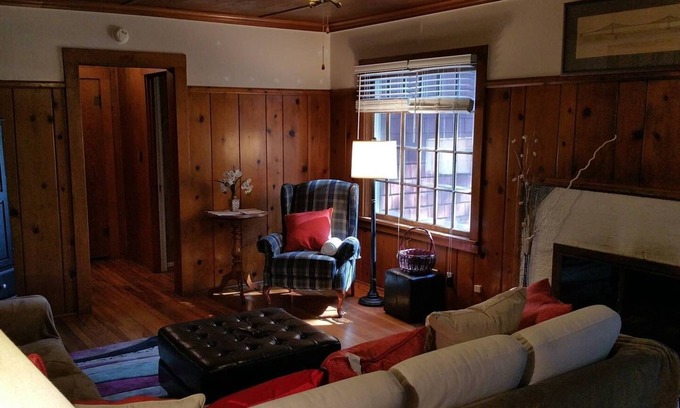 Downtown Klamath Falls Maison | 28+Day❤️Downtown ❤️Red Smarthouse King W/D 4KTV