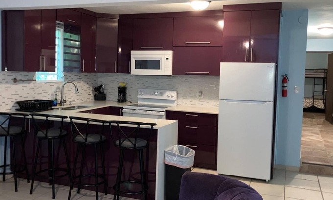 Palmas Maison | 30 Day Minimum-Charming 2 BR-5 Beds -Sleep 10 UNIT 1