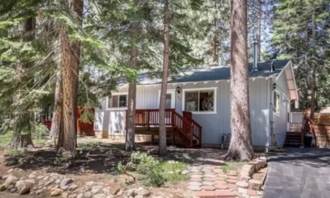 Pioneer Trail Maison | 30 day rental in beautiful Tahoe Paradise