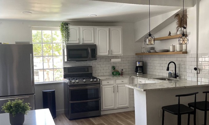 Elizabeth Appartement | 30 min driving to Manhattan nyc 5 min to train station