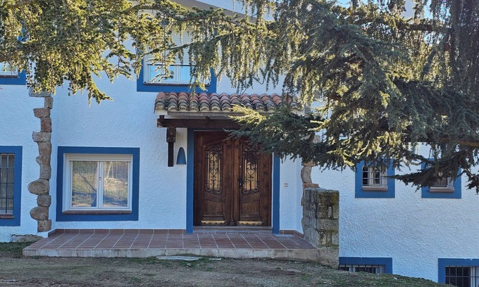 Valdemorillo Maison | 30 min from Madrid ideal for family reunions, retreats, workshops ....