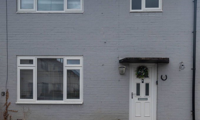 Brockworth Maison | 30% OFF Monthly Parking Sleeps 6