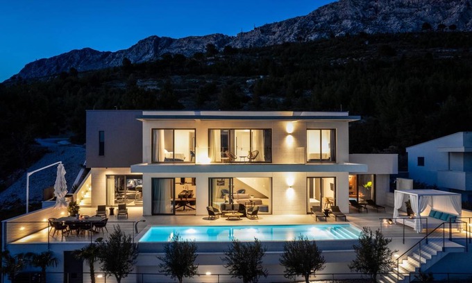 Omis Villa | 300 m² Villa ∙ 4 chambres ∙ 8 personnes