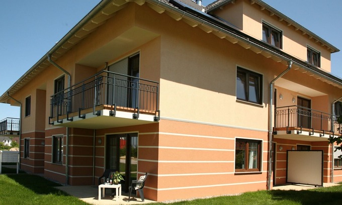 Nienhagen Appartement | 300 mètres de la mer Baltique - deux terrasses et jardin - WiFi disponible