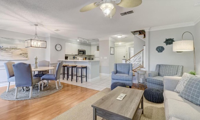 Amelia City Maison | 308 Sailmaker