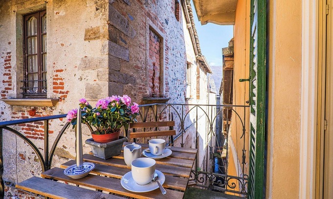 Cannobio Appartement | 3½-room corner apartment with 2 balconies in a central yet quiet location