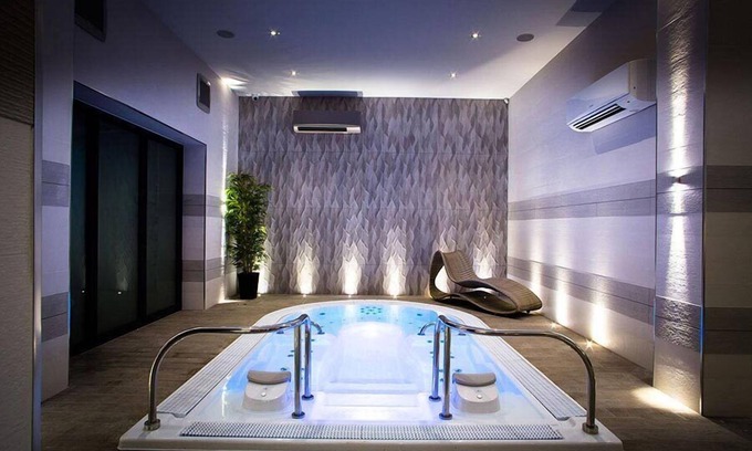 Lepton Lit Et Petit-Déjeuner | 315 Bar And Restaurant