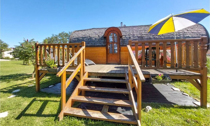 Pouilly-sous-Charlieu Autre | 32 m² Camping ∙ 1 chambre ∙ 2 personnes