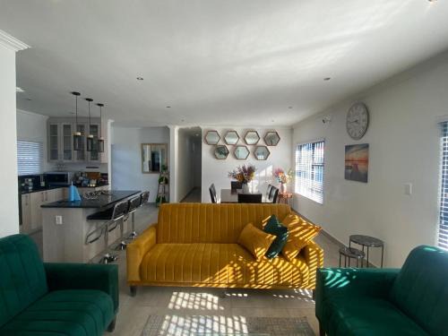 Flamingo Vlei Maison | 32 On Gill Road Self Catering