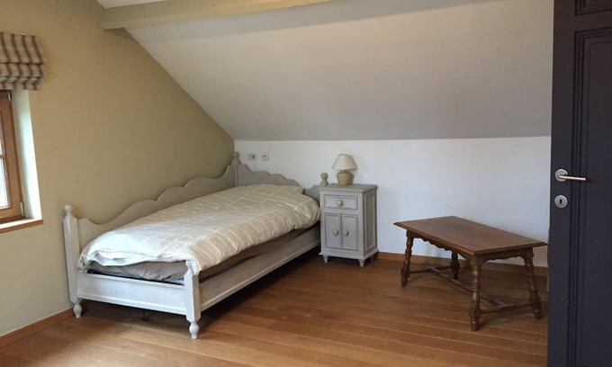 Ternat Station Balnéaire | 325 m² Chambre privée ∙ 1 chambre ∙ 1 personne