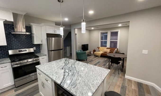 Merion Village Appartement | Modern Chic in German Village & Merion Village Area